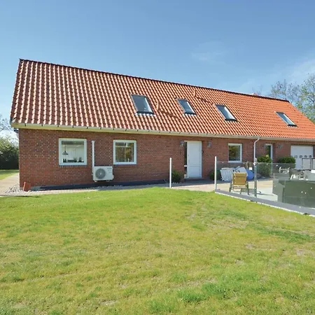 Holiday home Four-bedroom In Ribe